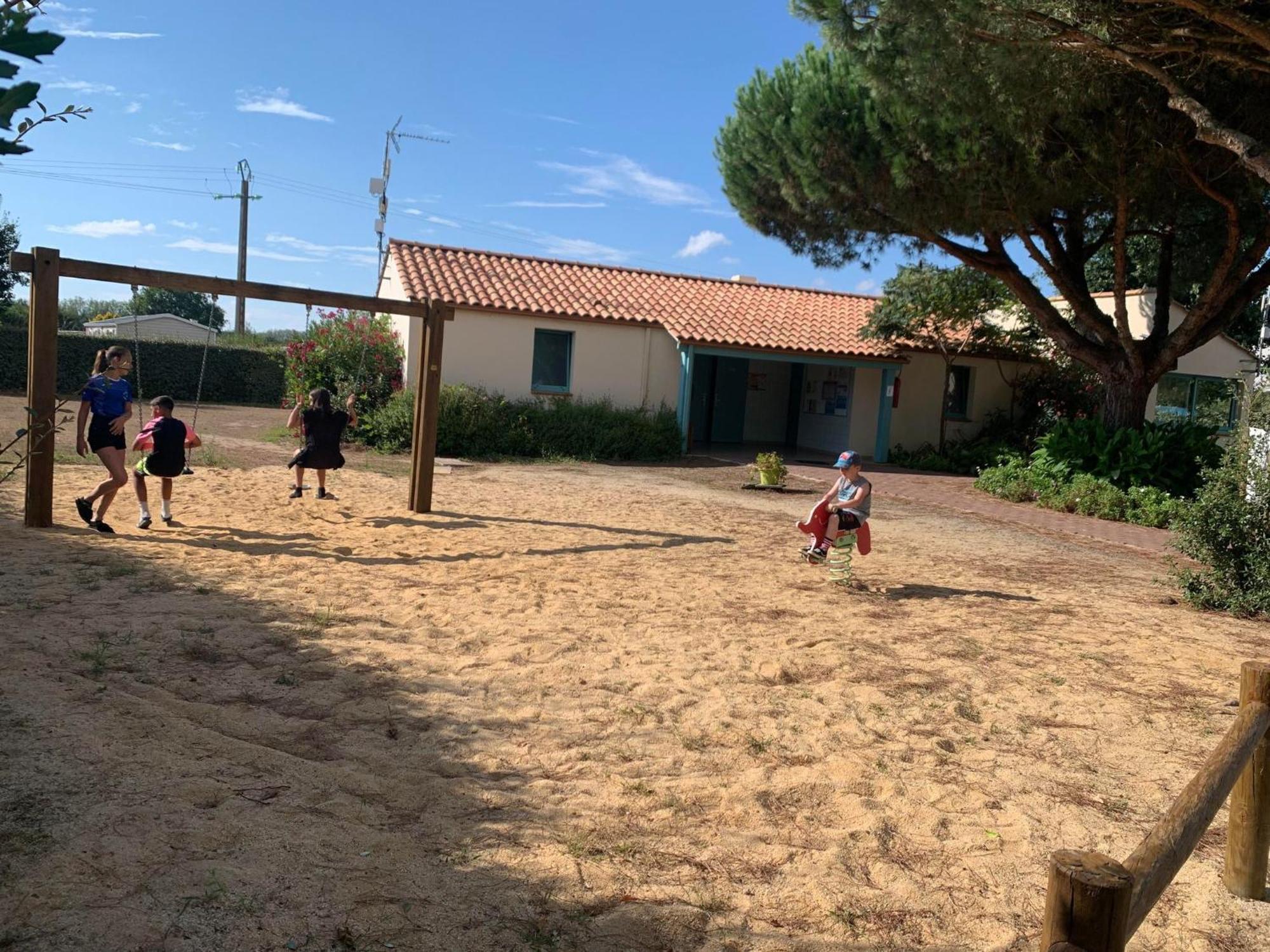 Camping Le Ragis Challans Exterior photo